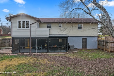 812 Crest Forest Rd, Knoxville, TN 37923 - photo 4