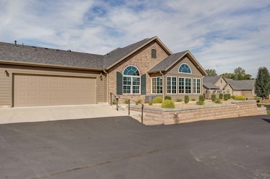 824 E Kings Mead Cir-2