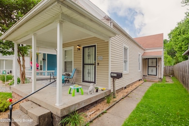 1511 E Elm St-3