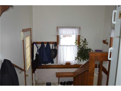 Entry/Foyer.