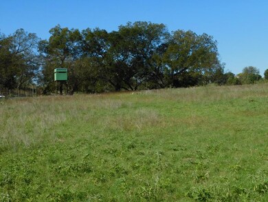 68 Loudon Rd, Fredericksburg, TX 78624 - photo 2