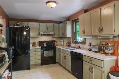 6 Cortland St, Londonderry, NH 03053 - photo 7