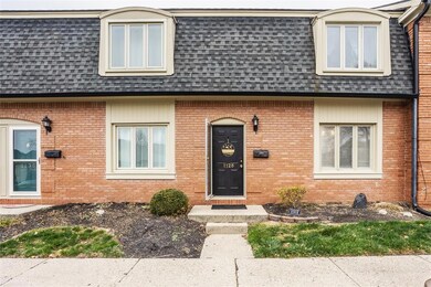 1128 Canterbury Square N, Indianapolis, IN 46260 - photo 2