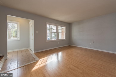 5485 Woodenhawk Cir, Columbia, MD 21044 - photo 2