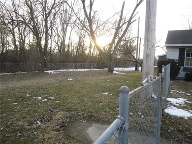 813 S 5th Place, Mattoon, IL 61938 - photo 5