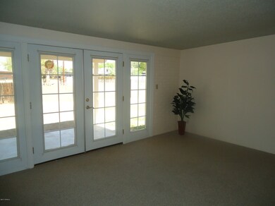 Living room 2