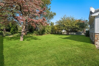 17 Elder Ave, Riverside, RI 02915 - photo 4