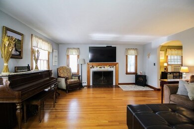 28 Grove St, Saugus, MA 01906 - photo 6