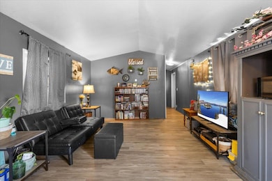 11427 Blackwell Rd unit 2, Central Point, OR 97502 - photo 2