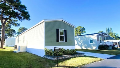 127 N Erie Dr unit NED-127, Fort Pierce, FL 34946 - photo 6