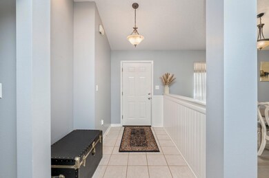 5-web-or-mls-6112 Saddle Horse Ln-05