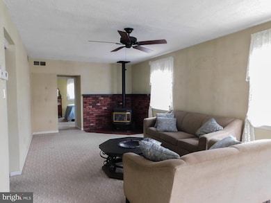 1448 W James St, Norristown, PA 19403 - photo 3