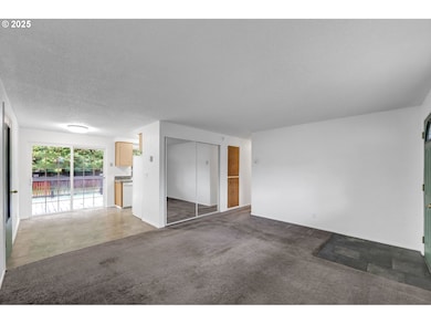 3929 Burlwood St, Eugene, OR 97404 - photo 4