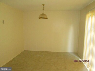 1484 Harford Square Dr, Edgewood, MD 21040 - photo 3