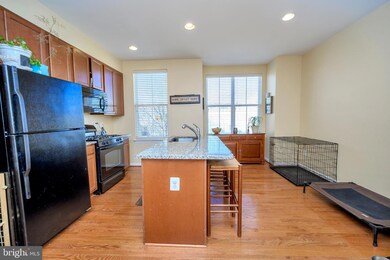16759 Shingle Oak Dr unit 269, Woodbridge, VA 22191 - photo 4