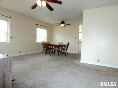 2020 N Sturdevant St, Davenport, IA 52804 - photo 2