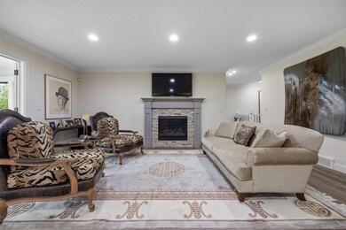 1526 Matterhorn Dr NE, Cedar Rapids, IA 52402 - photo 6