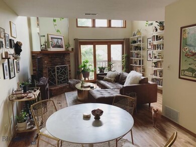 Former occupant decor, dining and livingroom