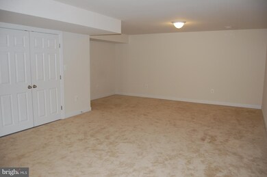 25204 Crested Wheat Dr, Aldie, VA 20105 - photo 6