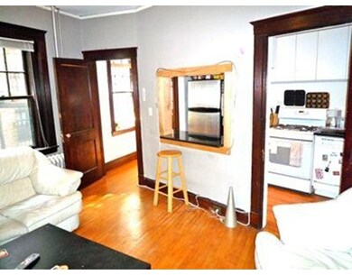 174 Winthrop Rd unit 4, Brookline, MA 02445 - photo 2