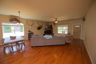 1619 NW Hickory Place, Redmond, OR 97756 - photo 4