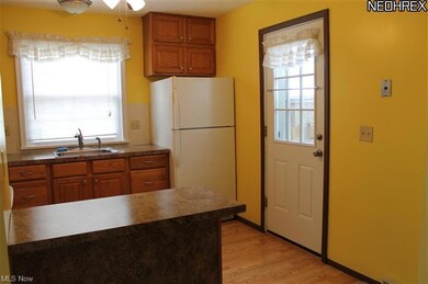 ACCESS OFF KITCHEN TO LOVELY PATIO