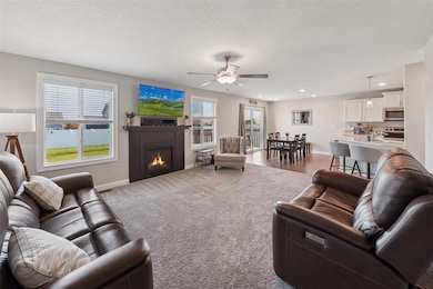 2301 NW Beechwood St, Ankeny, IA 50023 - photo 3