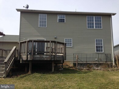 808 Cromwell Dr, Frederick, MD 21701 - photo 2