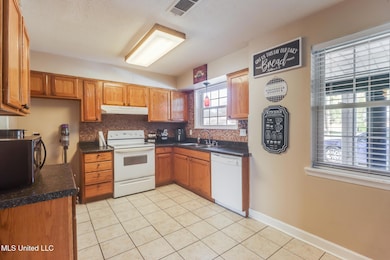 3113 Beachview Dr, Ocean Springs, MS 39564 - photo 4