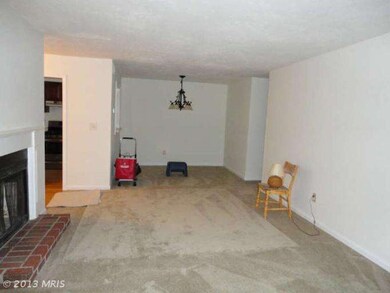 12181 Cardamom Dr, Woodbridge, VA 22192 - photo 6