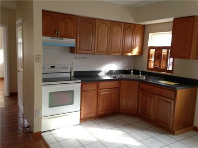 130 Garden St, Pawtucket, RI 02860 - photo 2