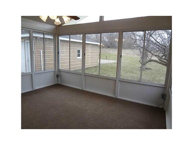 . 4 season room