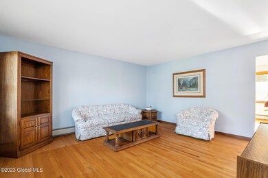 6-web-or-mls-132SpringRd_06