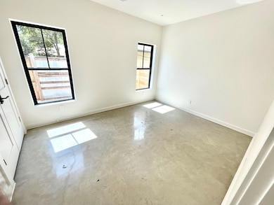 Empty room with concrete flooring and healthy amo