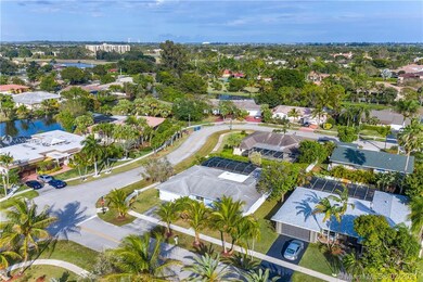 570 Oakwood Ln, Weston, FL 33326 - photo 6