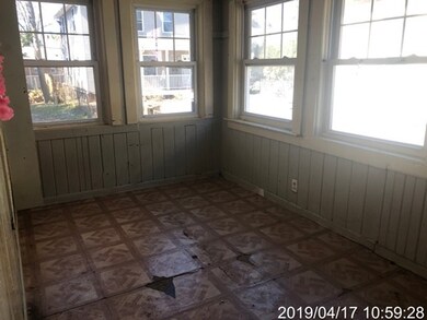 19 Kingsbury St, Worcester, MA 01610 - photo 5