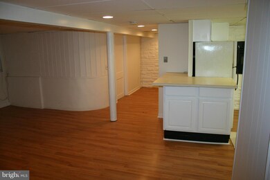 4611 Edmonston Rd unit B, Hyattsville, MD 20781 - photo 2