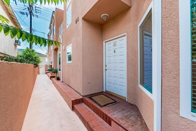 734 E Verdugo Ave-3