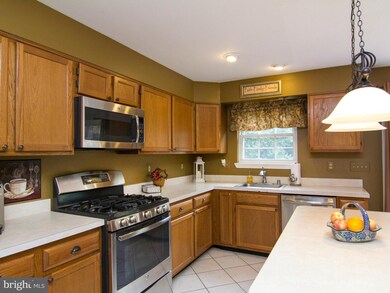 7508 Patterson Ct, Sykesville, MD 21784 - photo 6