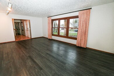 582 Hickory Place, Circleville, OH 43113 - photo 7