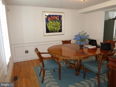 1112 Morningwood Ln, Great Falls, VA 22066 - photo 7