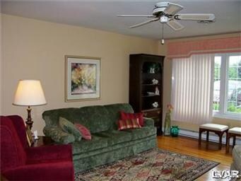 7413 Franks Dr, Bath, PA 18014 - photo 4