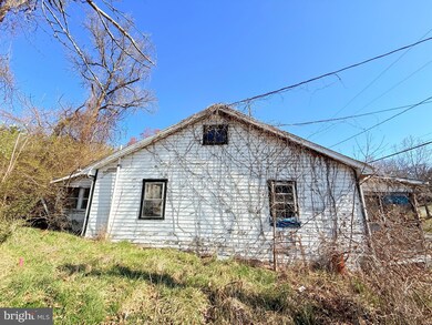 18512 Corby St, Triangle, VA 22172 - photo 5