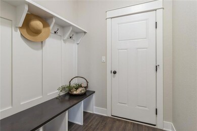 14315 Holcomb Ave, Urbandale, IA 50323 - photo 6