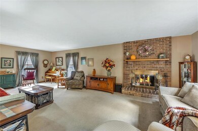 209 Greenview Dr, Aurora, OH 44202 - photo 7