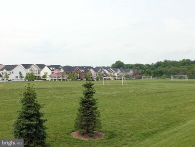 11803 Emerald Green Dr, Clarksburg, MD 20871 - photo 7