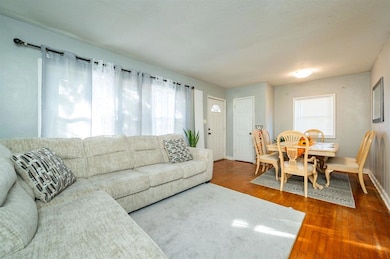 1440 E Glenwood Dr, Des Moines, IA 50320 - photo 2