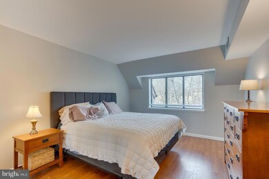 1629 Parkcrest Cir unit 301, Reston, VA 20190 - photo 4