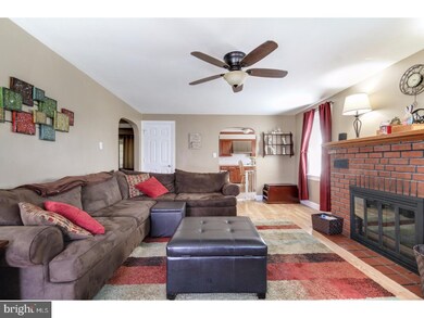 136 Thompson Ave, Gibbstown, NJ 08027 - photo 2