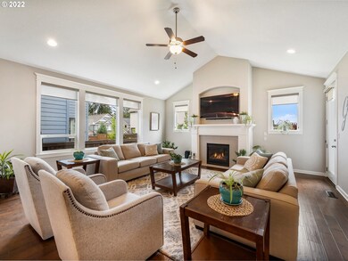 15628 SE Pioneer Dr, Clackamas, OR 97015 - photo 4